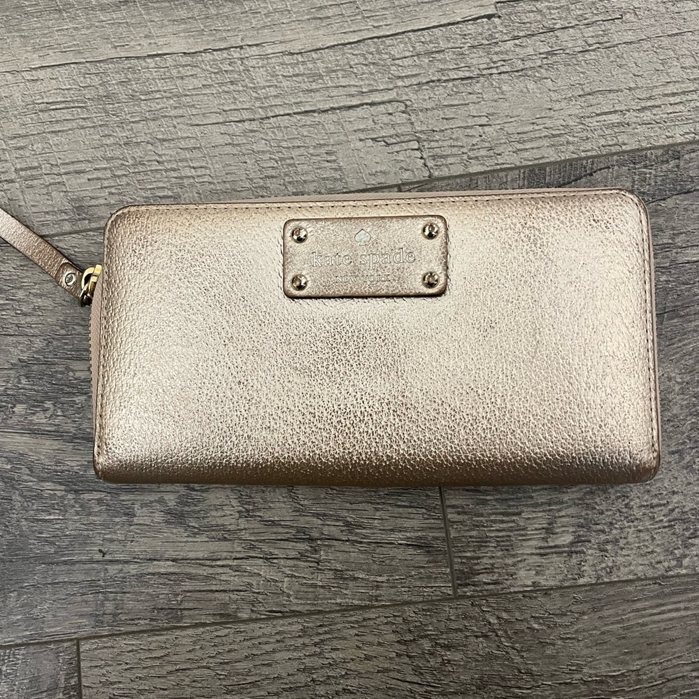 Kate Spade ♠️ wrist strap wallet